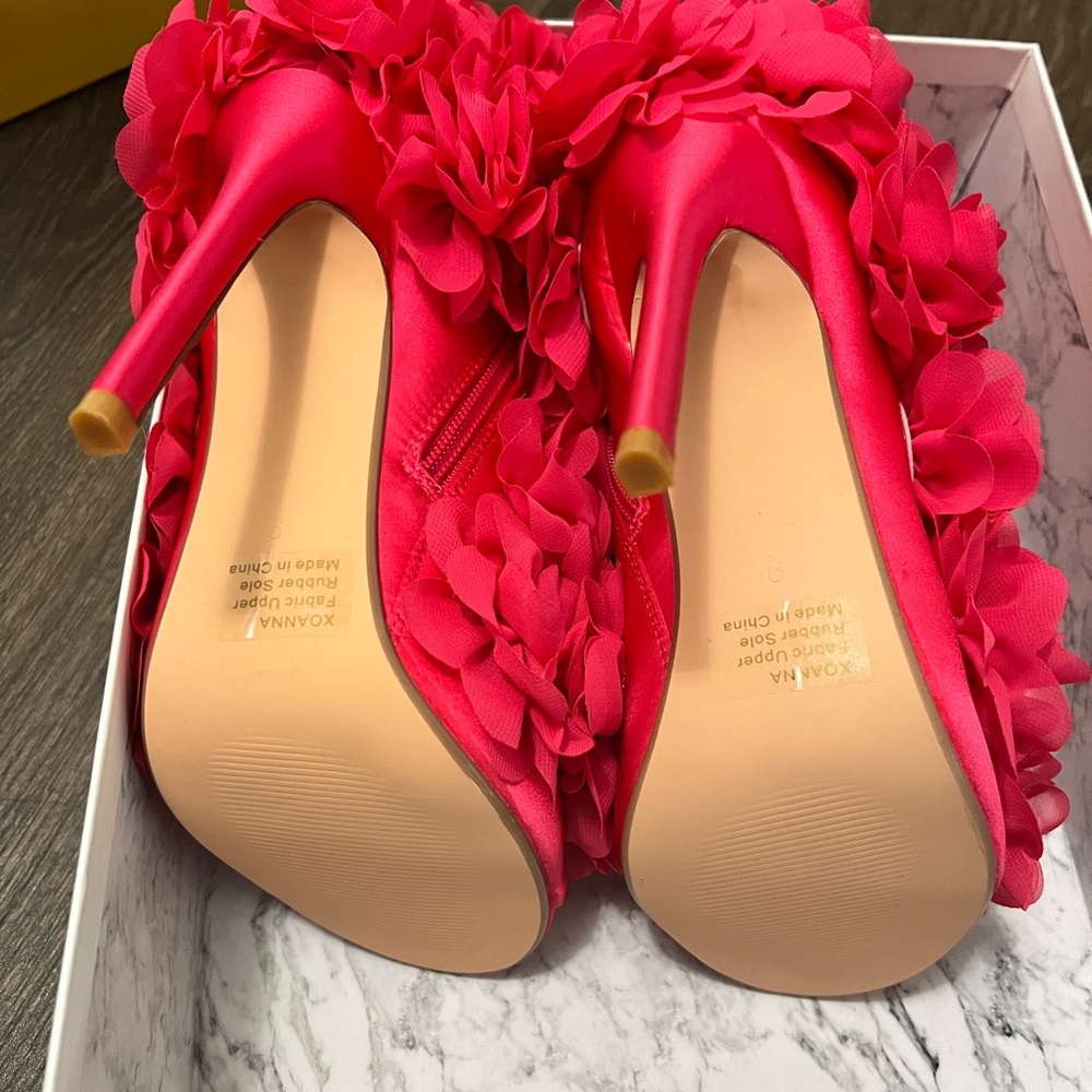 Flower pink heels